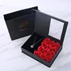 confezione regalo di rose escluse le collane