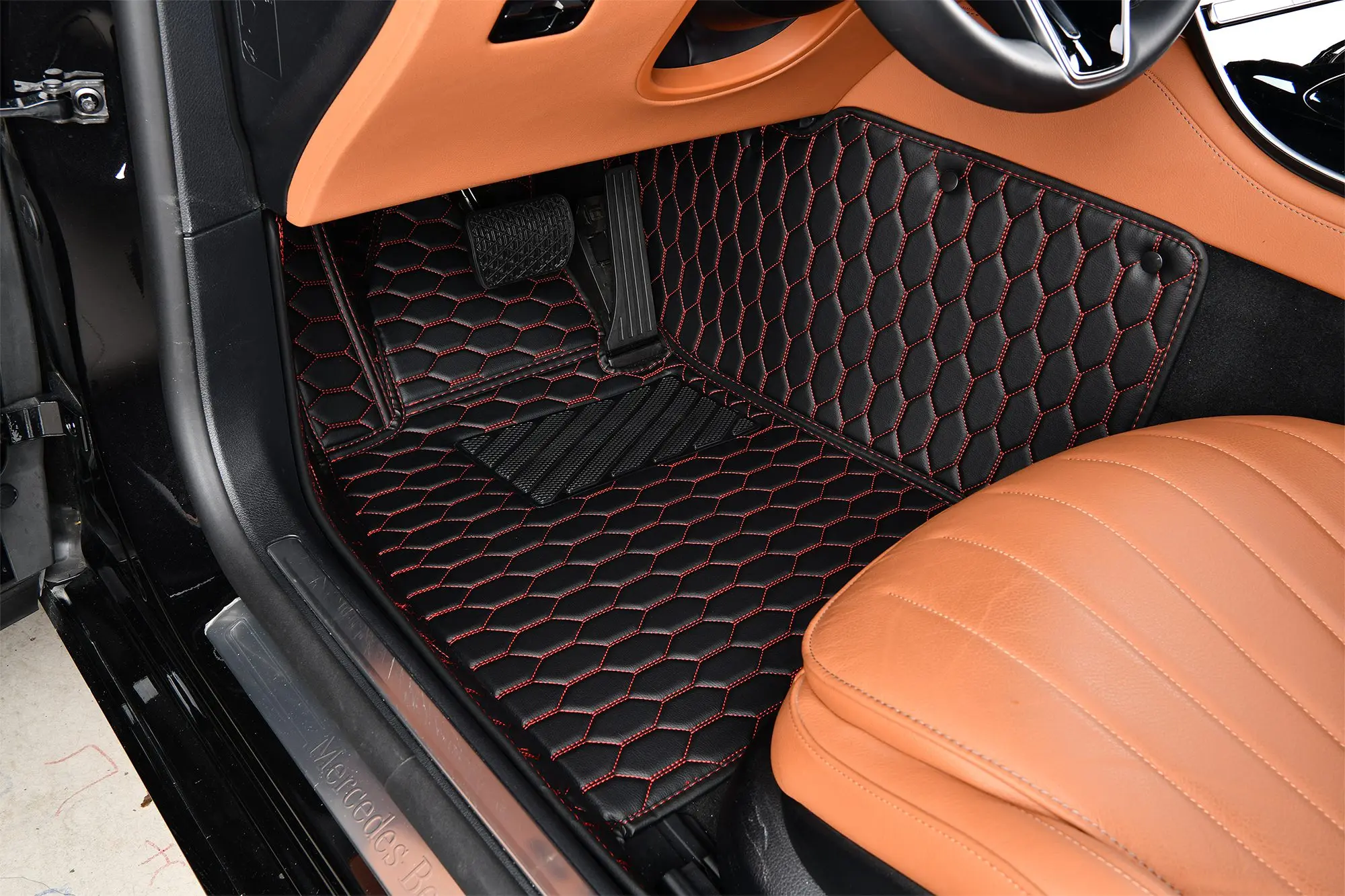 Muchkey Special Hot Pressed Foot Pads Automobile Diamond Design Luxury Leather Custom