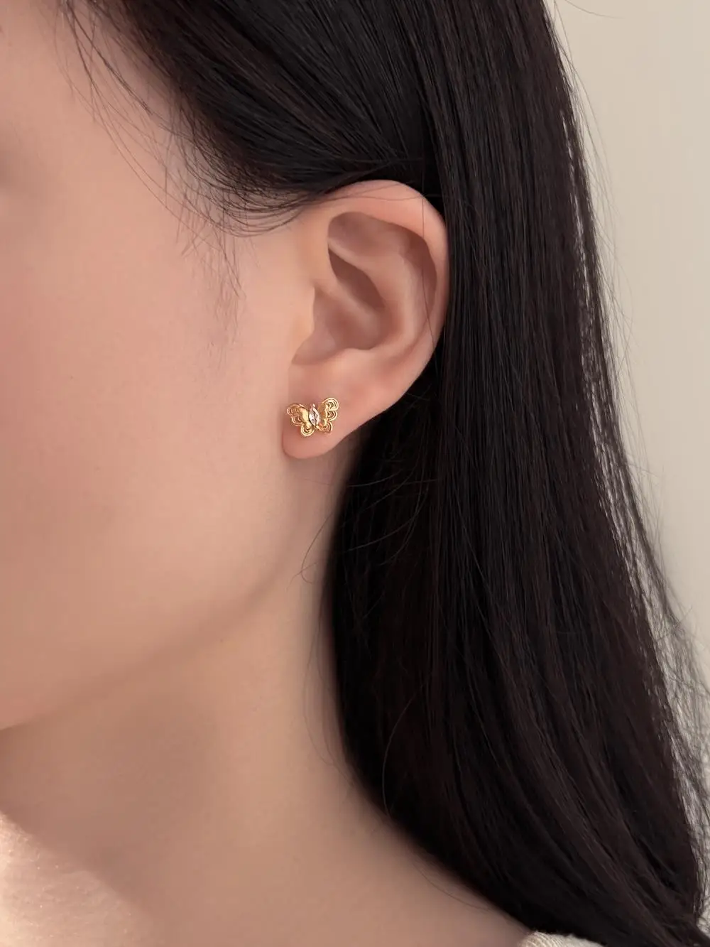 KAKODIY Personalized Creative Design 22K Gold Plated 925 Sterling Silver Butterfly Stud Earrings detail 3