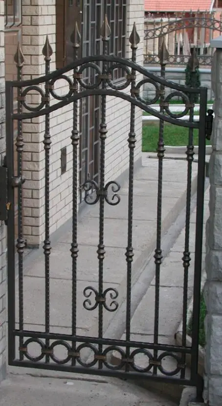 Simple Cast Iron Gate Grill Design for Garden