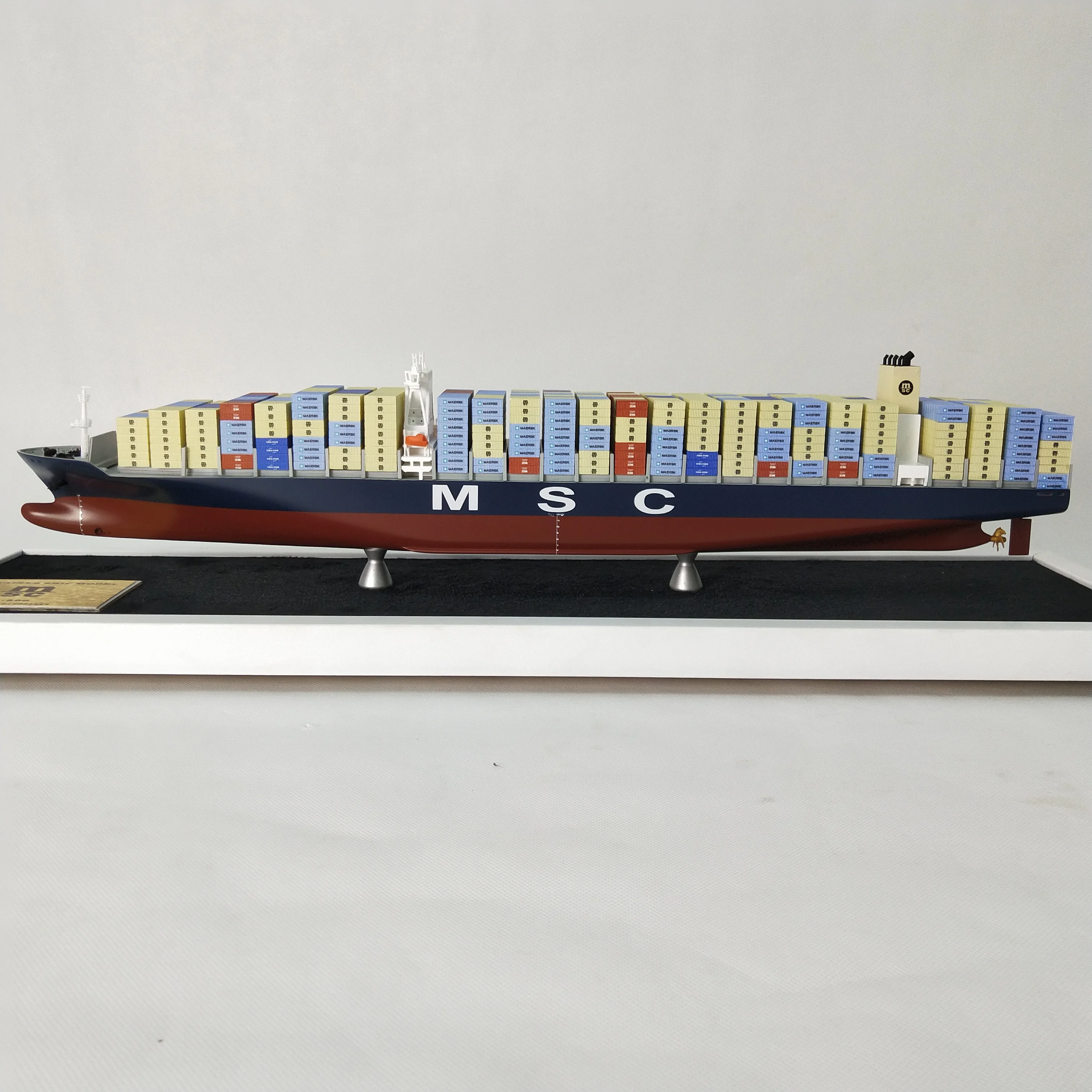 【A】O.A.S Miniature 65cm Shipping Container and Freight Forwarder Ship Model for Hobby Display Cases Factory Gift