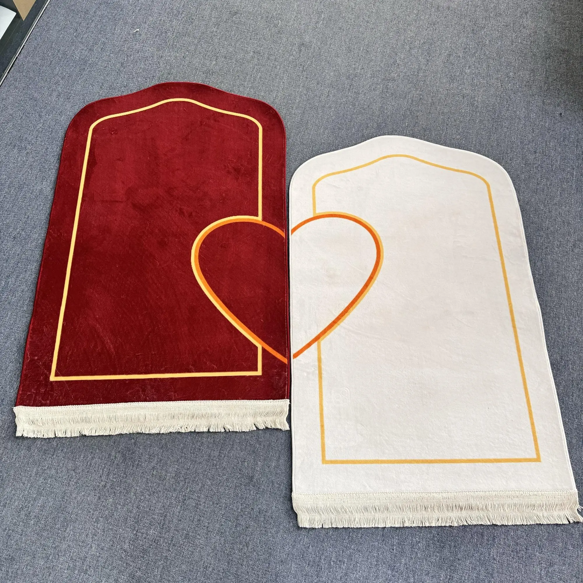 2 Prayer Mat Set with Heart Design Portable Couple Prayer Mat Stand Set Customizable Islamic Muslim Couples Dowry Janamaz Rug
