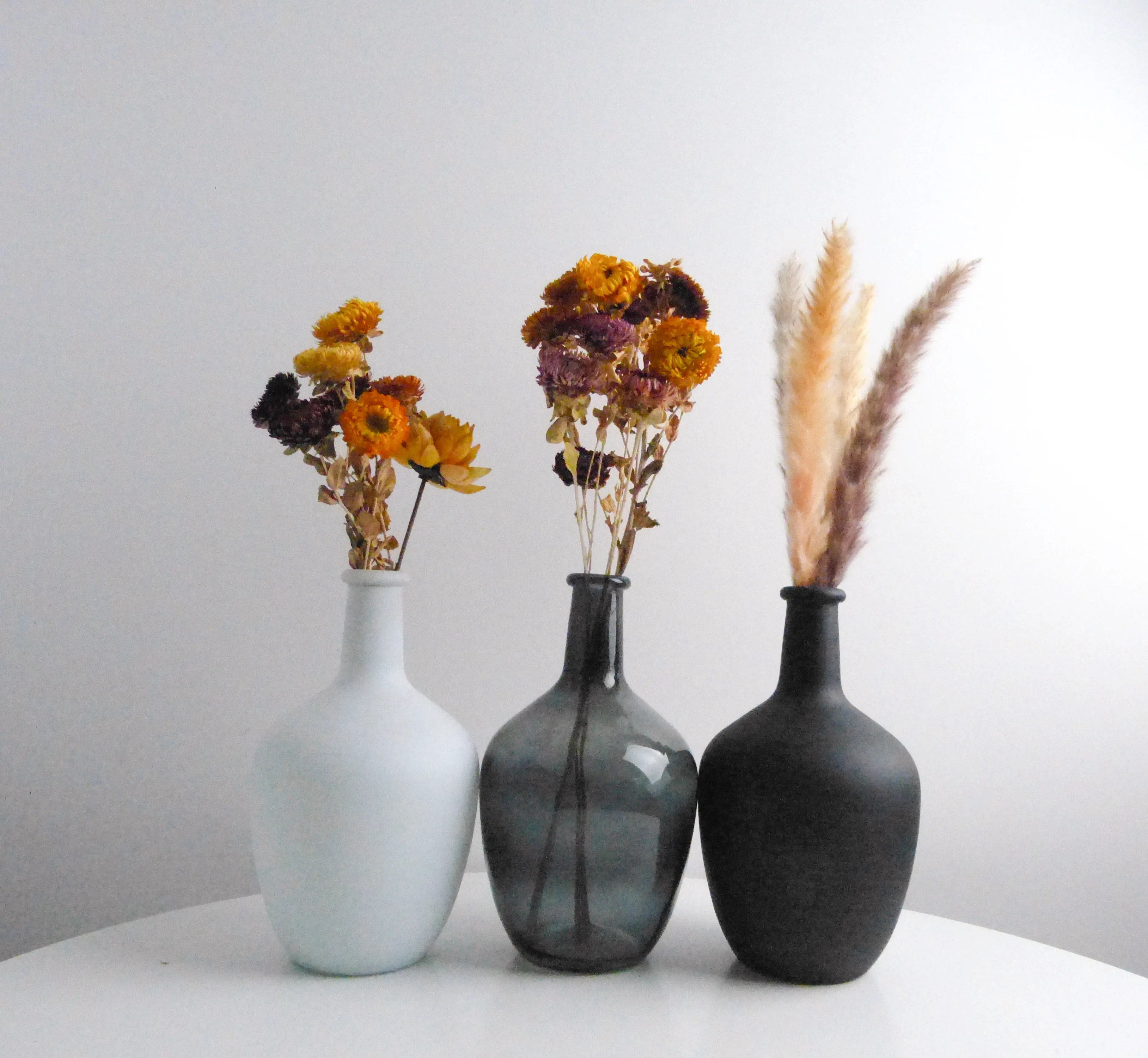 Wholesale Recycled Matte Black Round Big Home&wedding Glass Flower