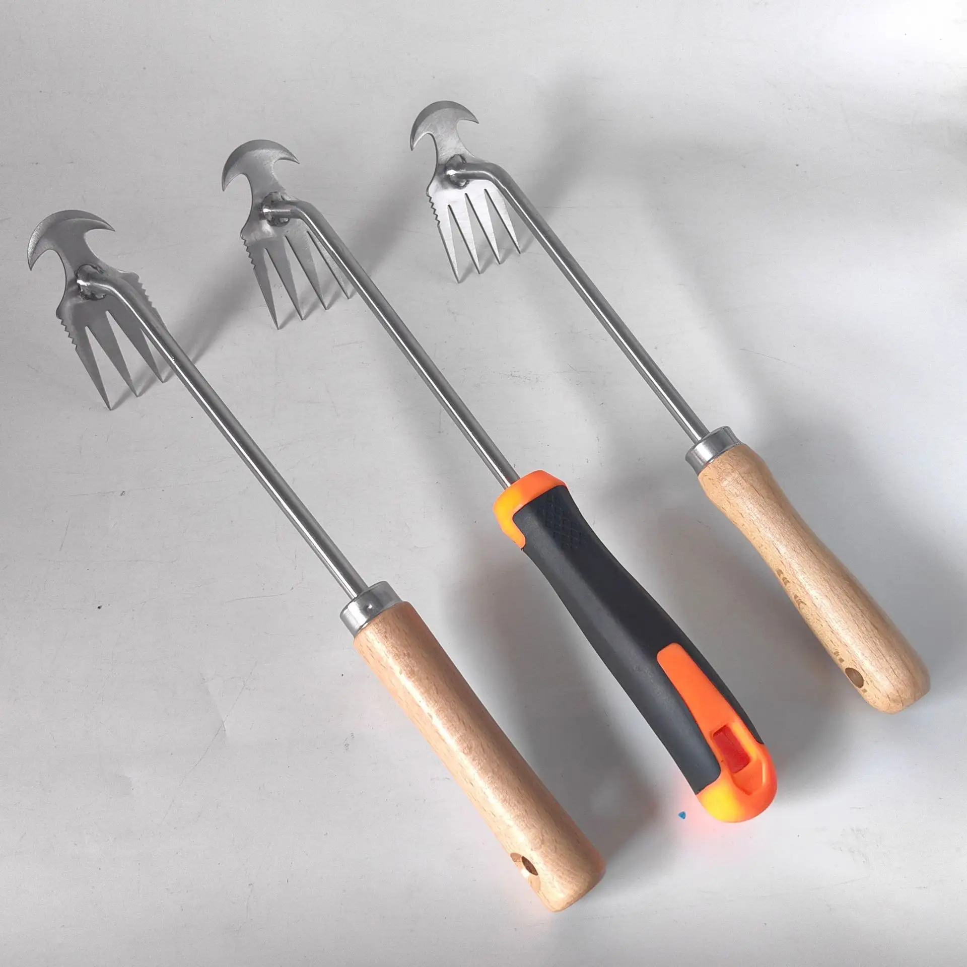 Heavy Duty Stainless Steel Lawn Weeding Rake Garden Weed Rake for Gardening with Steel Tines