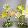 Set B: 5 fiori, 1 farfalla, pali e base, decorazione floreale da pavimento