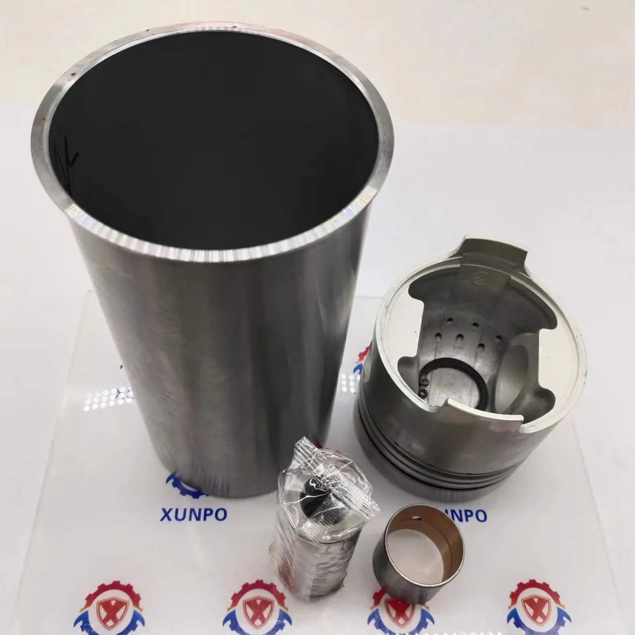 ルン Qsm11 Diesel Engine Parts 3080708 Piston Cooling Nozzle for