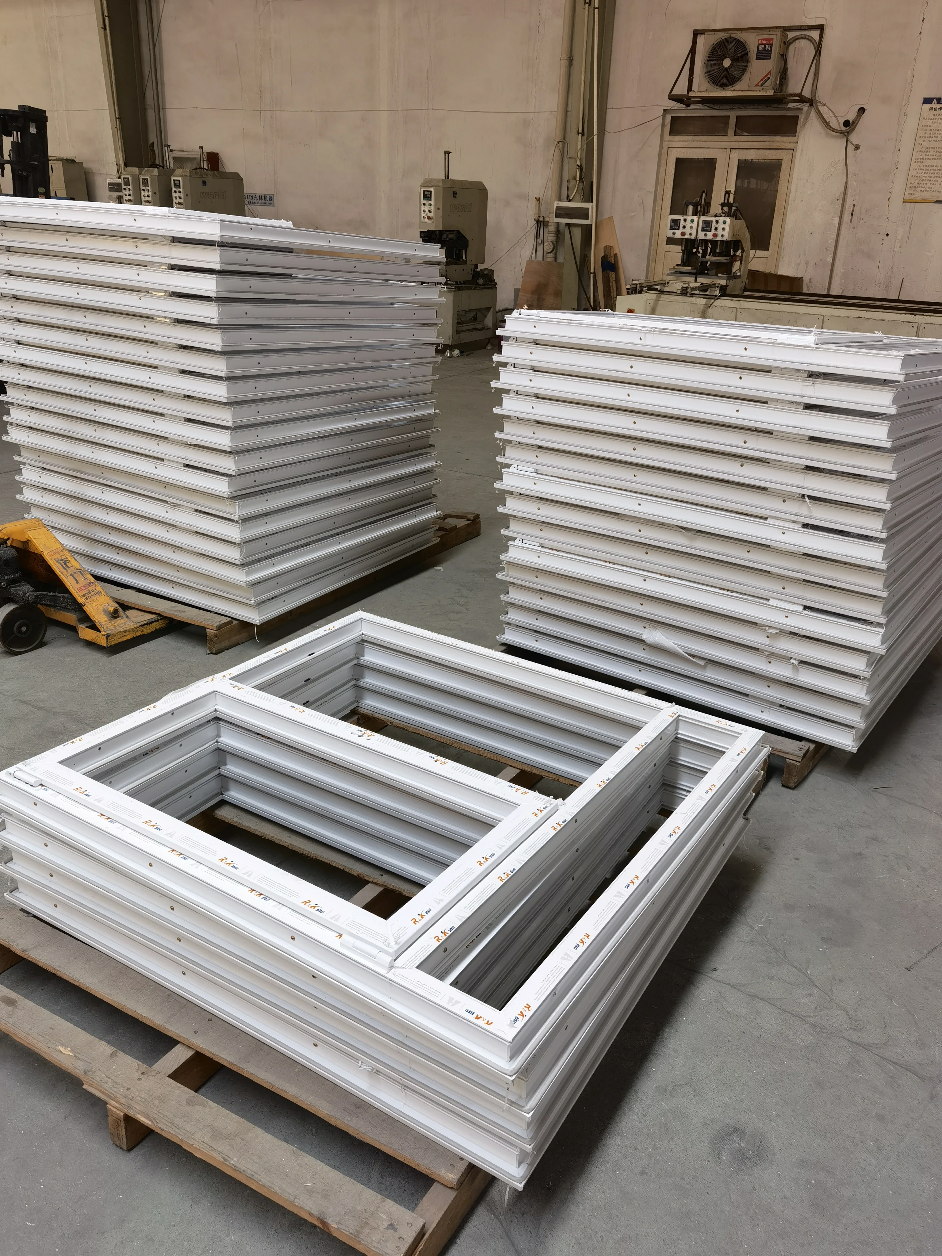 High Quality Upvc Tilt and Turn Window with Roller Shutter Pvc Window