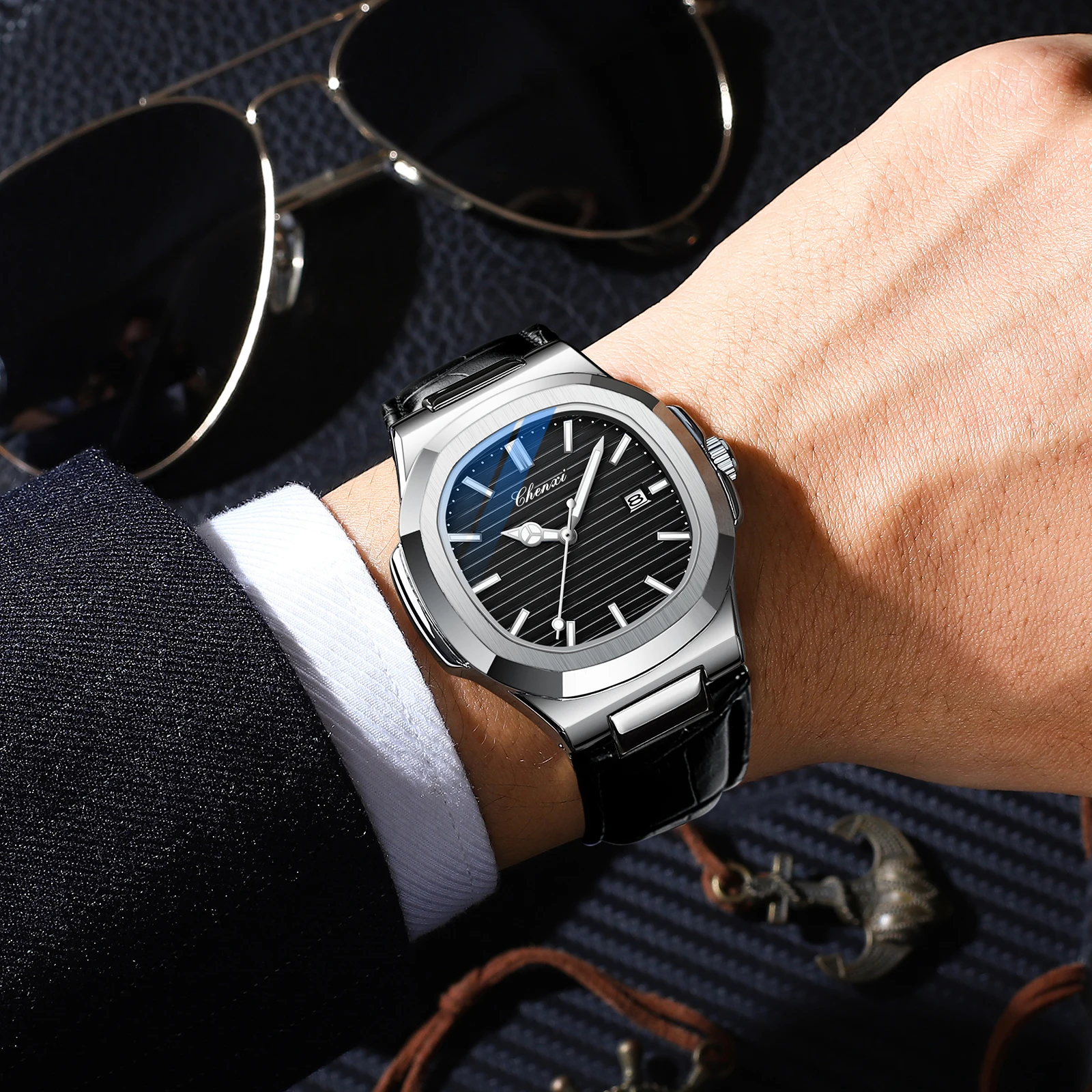 CHENXI 8222 - Luxury Men's Watch with Luminous Waterproof Features