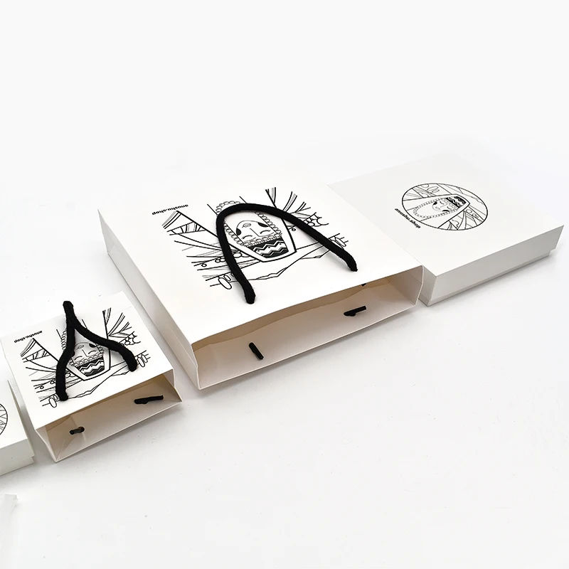 Jiurun Custom Luxury Recyclable Biodegradable Shopping Clothing Bag Packaging Gift Paper Bags for Small Business details