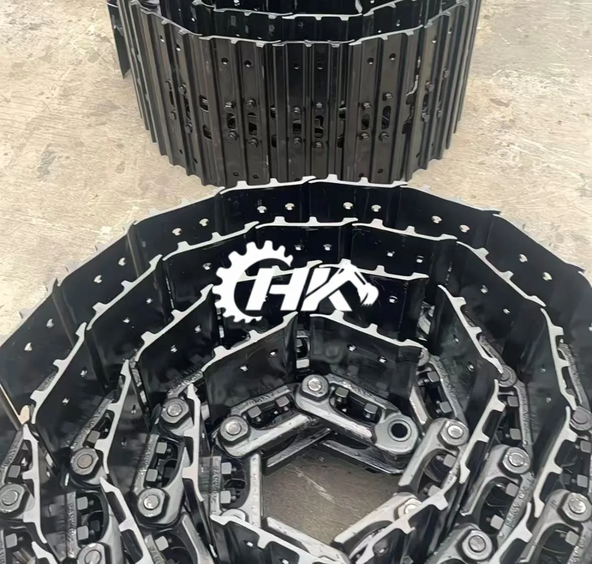 Hangkui Tracks Chain Supplier Customized Various Sizes, Colors, Multifunctional Excavator Accessories Track Chain for Sale