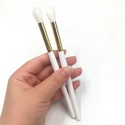 Простая Мягкая Белая кисть для теней для век с логотипом на заказ, Золотая кисть для растушевки, Профессиональные синтетические кисти для макияжа