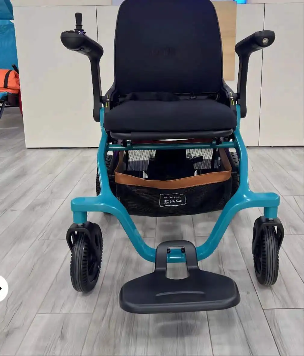 Folding lightweight electric wheelchair with electromagnetic brake new design armrest with the touchable light for elder-Beiz-04 supplier