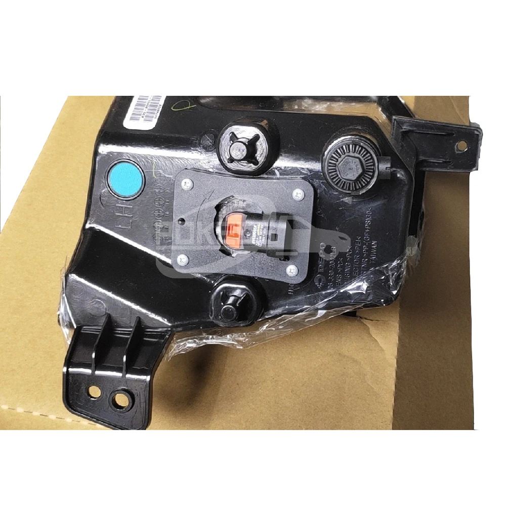 Parts FB5Z15201E FB5Z15201D Fog Lamp White Left Ford Rear Light Fog Li... — 4