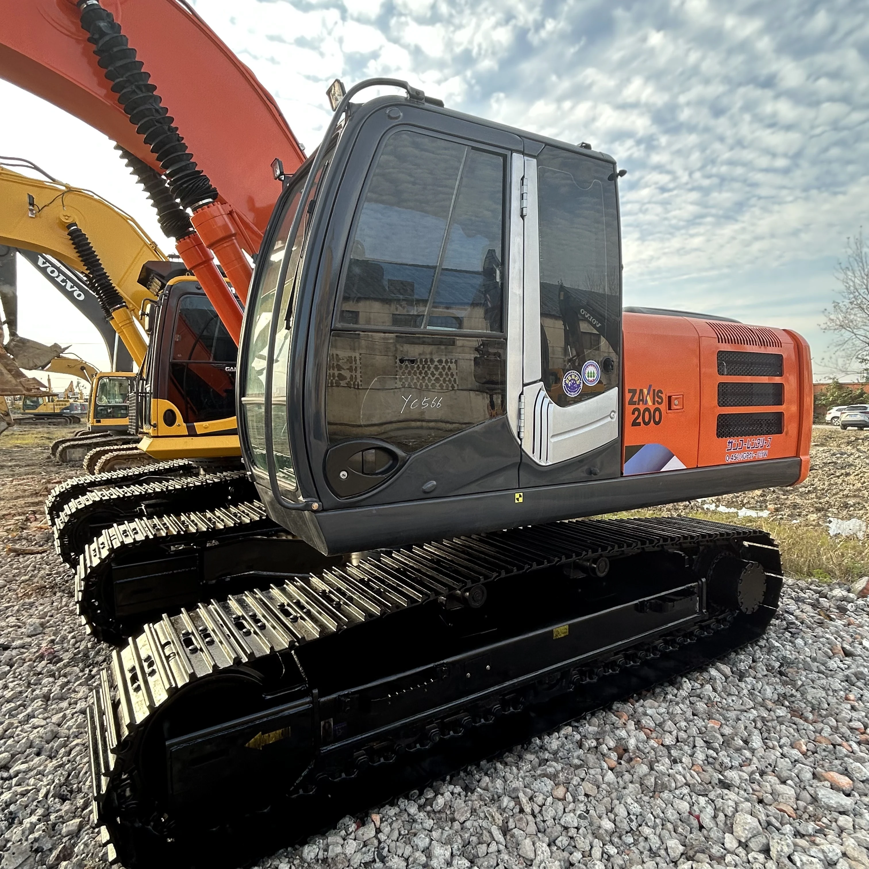 Used Japan Excavator 20 Ton Hitachi Zx200 Second Hand Crawler