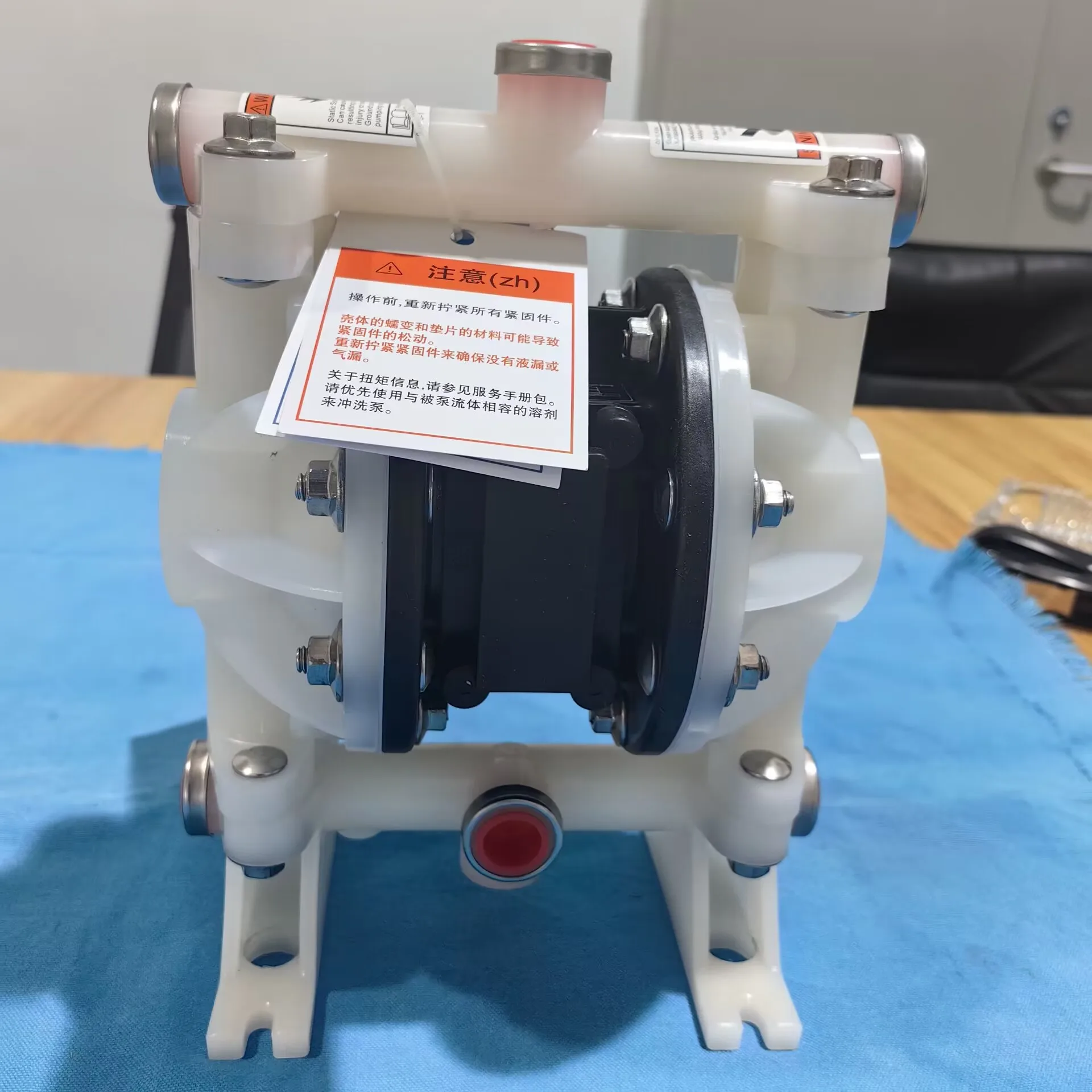 ARO AODD Pumps 66605K-444 Air operated Double Pneumatic Diaphragm Pump 0.5 inch with PVDF shell and PTFE Diaphragm details