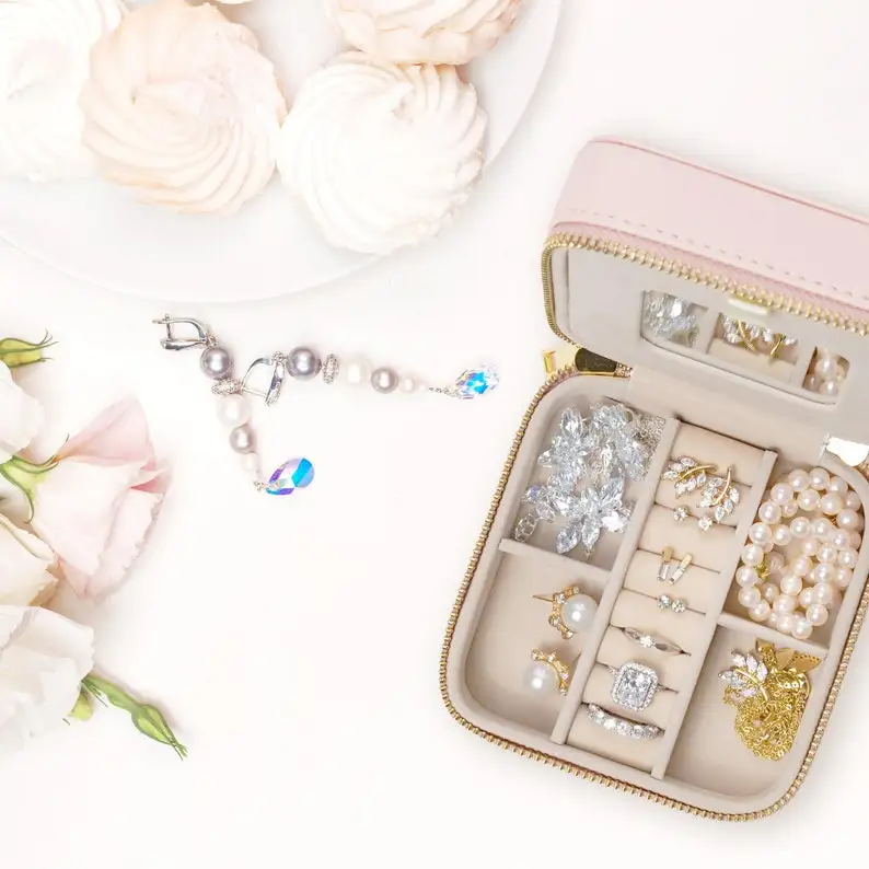 Fadeli Hot Sale Women Girls Earrings Ear Stud Box Organizer Portable Jewelry Storage Case PU Leather Small Travel Jewelry Boxes