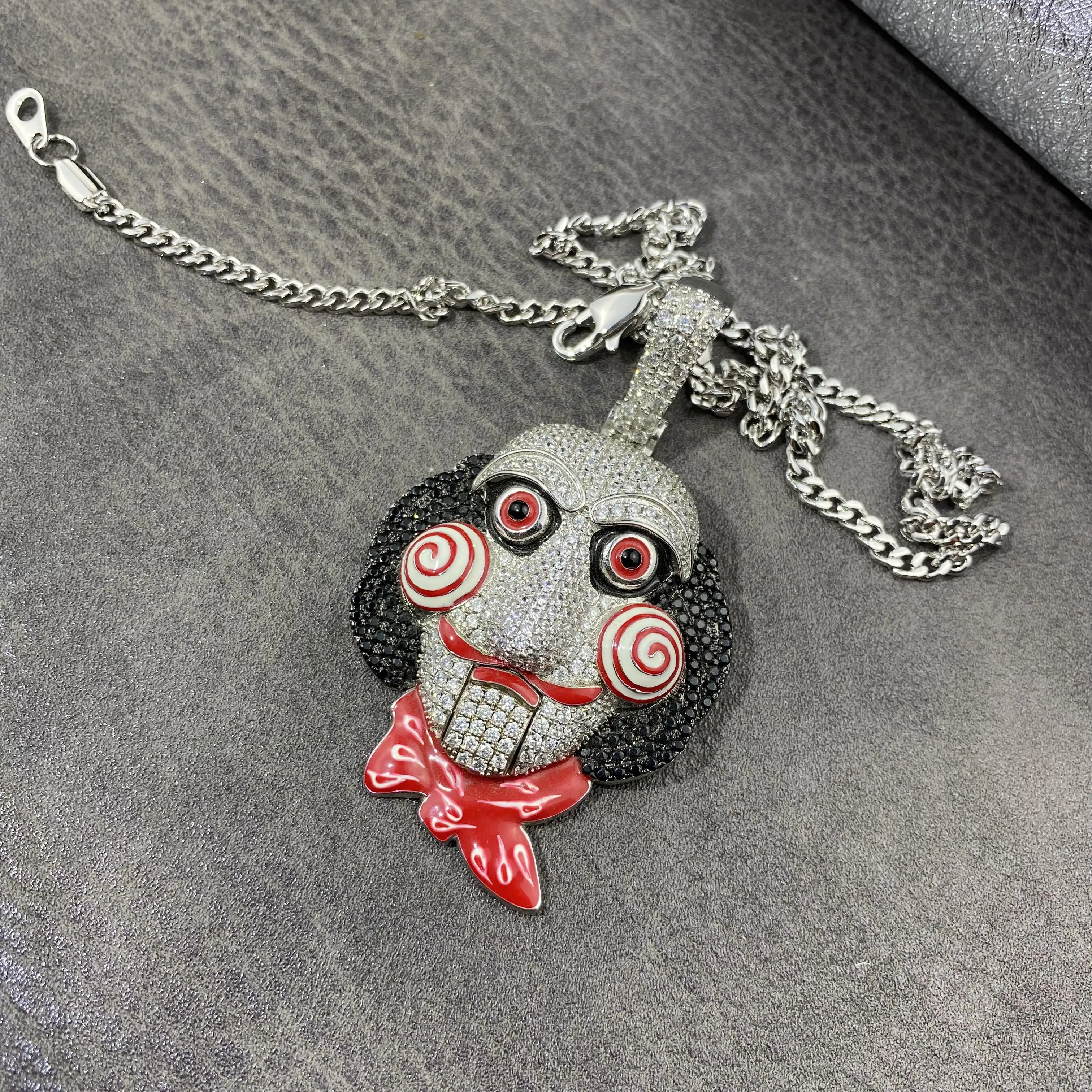 Collier Pendentif Clown Horreur Américain - Cordon Noir, Cabochon Rouge - SHAMAYA KREA - Neuf