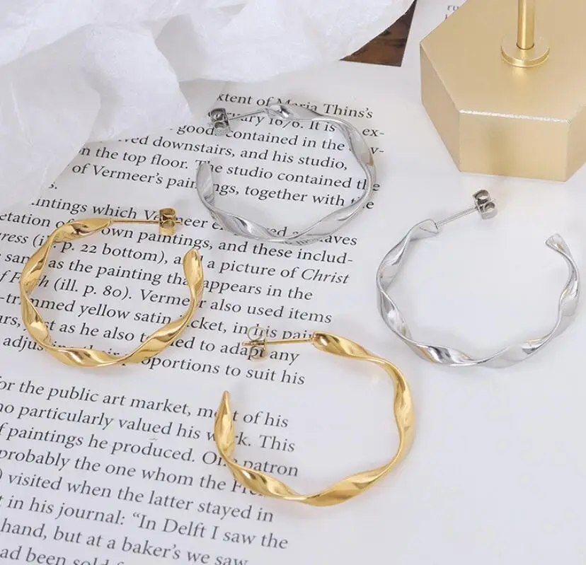 Jietao 18K Gold Plated Twisted Hoop Earrings Medium Flat Wire Statement for Women Tarnish-Free Stainless Steel for Wedding Gift