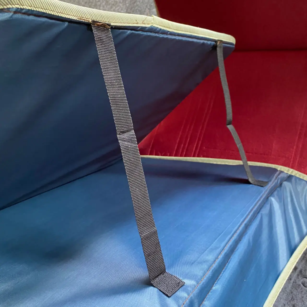 Embossed Portable Prayer Mat With Backrest For Muslims_voghion.com