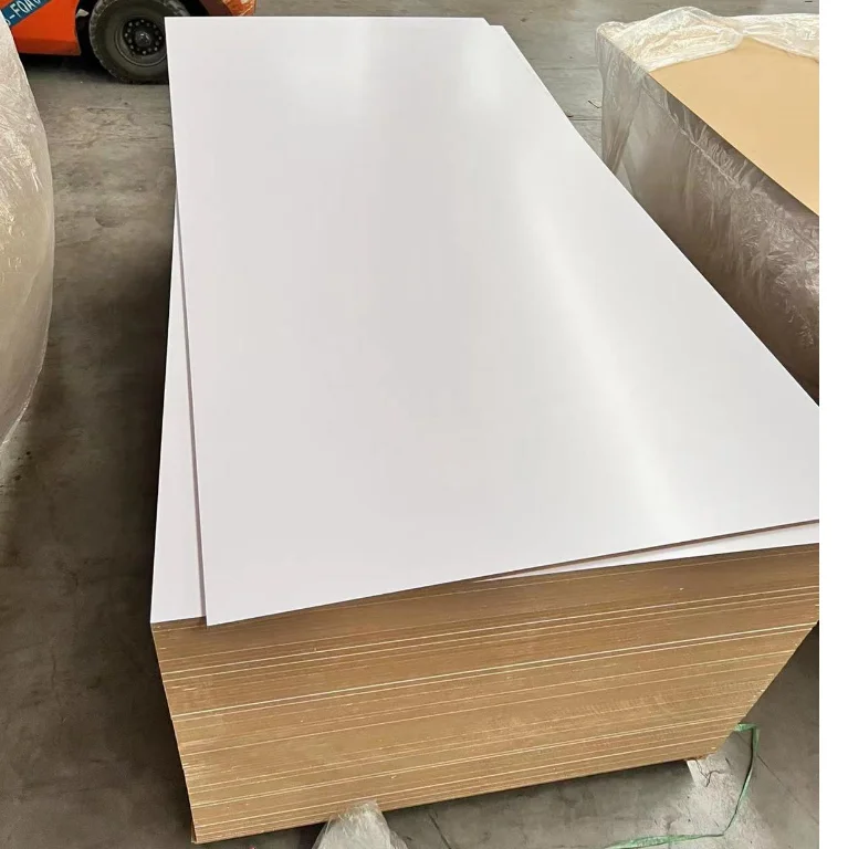 FSC Red Colour Wood Grain Medium Density Fiber Board HDF / UV / Melamine Faced MDF for Interior Decoration