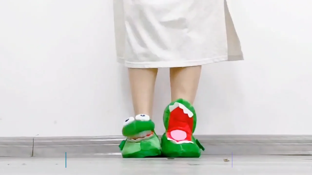 Custom Green Crocodile Animal Plush Slippers For Kids Indoor Crocodile
