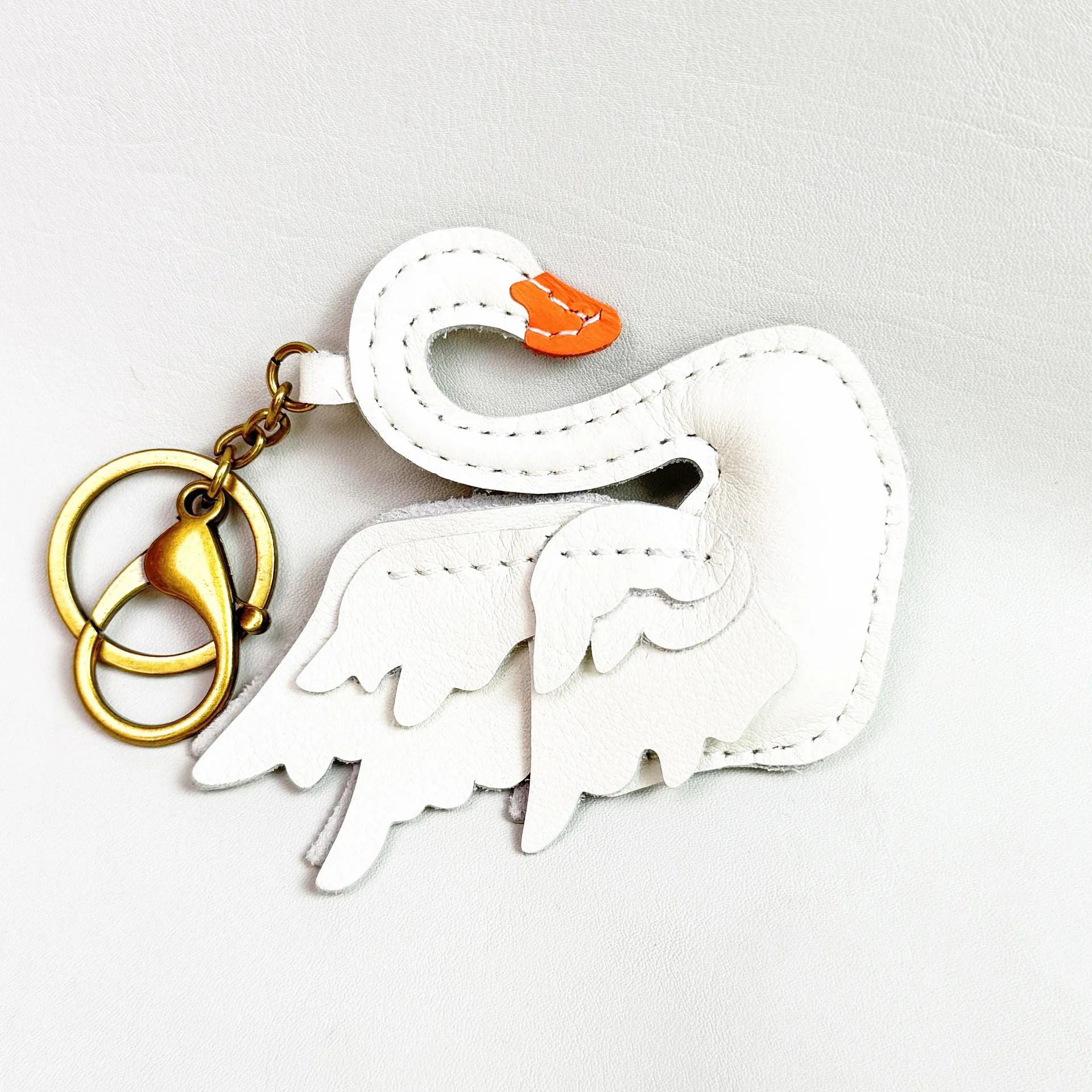 pointless journey logo KEY CHAIN 白 white Luamoda Letter Tee