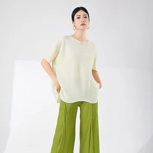 Miyake Women's Casual Short-Sleeved T-Shirt Loose Design Large Size Bat-Sleeve Irregular Stretch Top for Summer