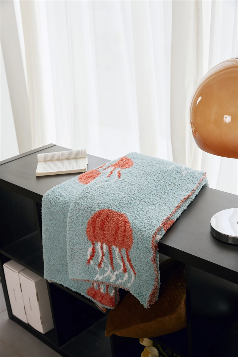 Super Cozy 100%Polyester  Jellyfish Jacquard knitted Microfiber Blanket For Home Decor sofa HW manufacture