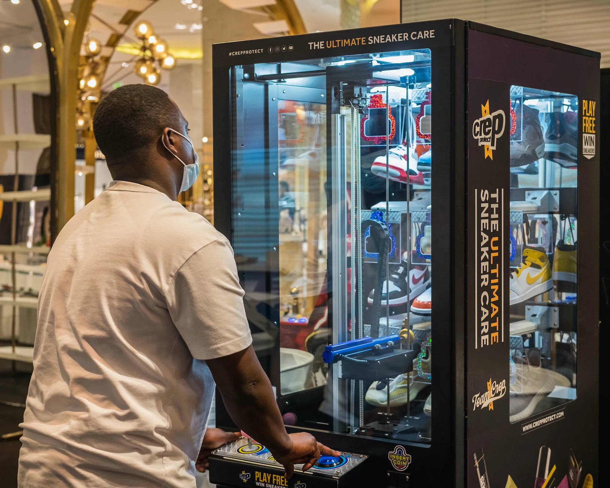 Shoe Catcher Vending Machine Sneaker Store 9 Holes Key Master Arcade