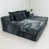 Gris oscuro