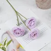 Una sola rama de color violeta claro.