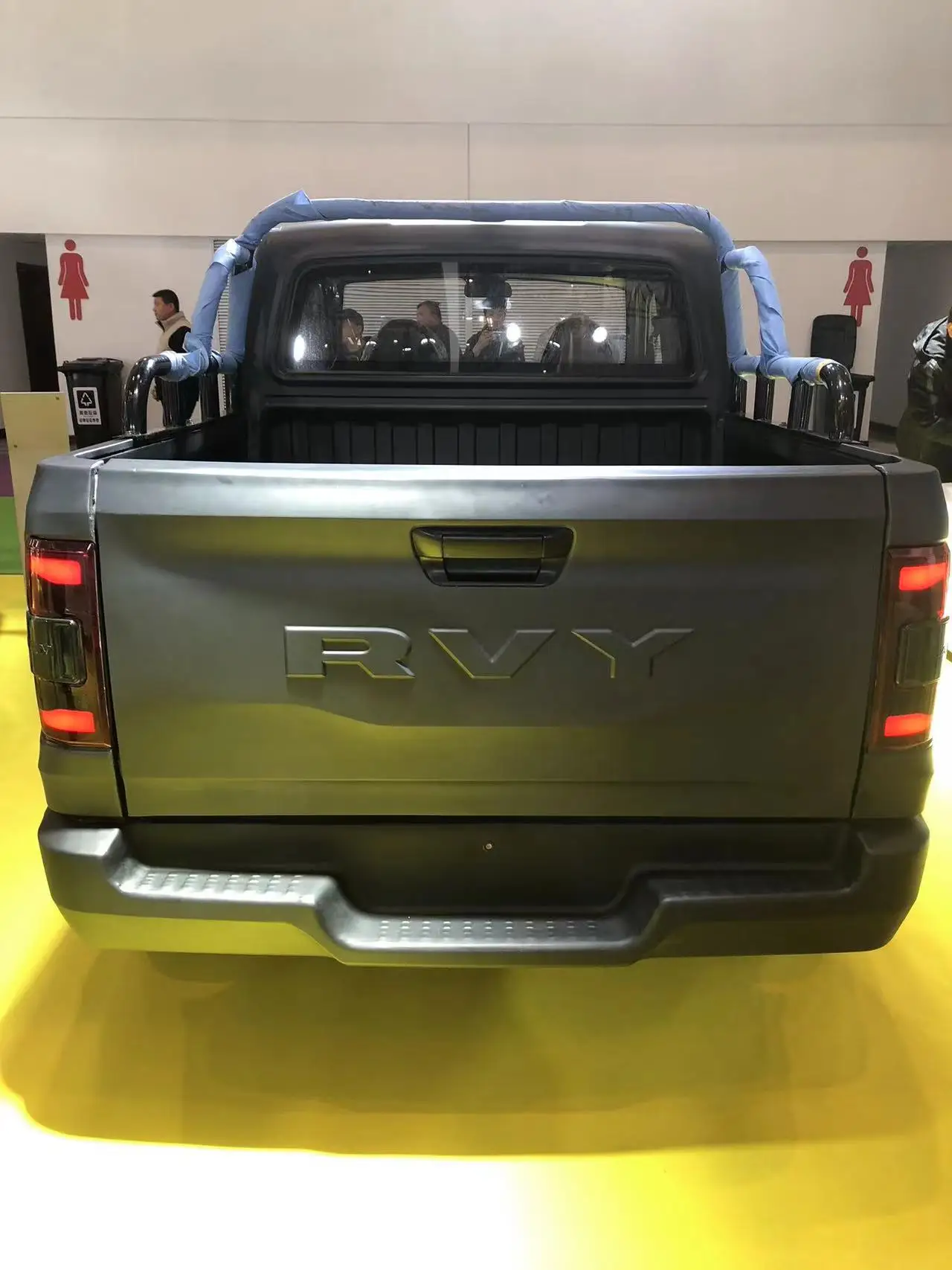 Made in China Cheap Mini Ram Electric vans Car Pickup Trucks Pak Yak 4x4 Ev for Sale