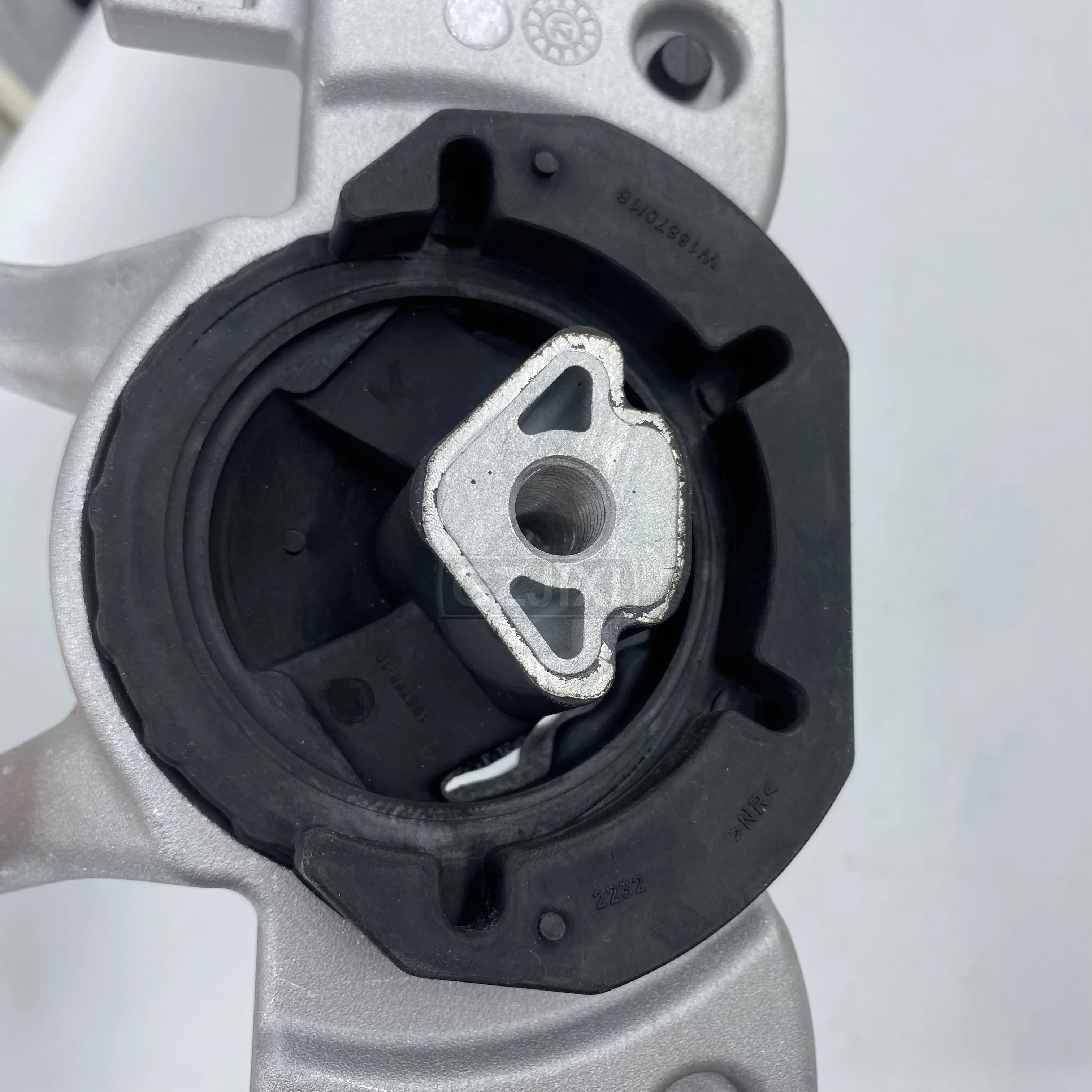 Factory Wholesale Car Parts Transmission Mount OEM