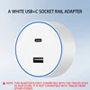 UN ADAPTADOR BLANCO DE RIEL PARA CONECTOR USB+C