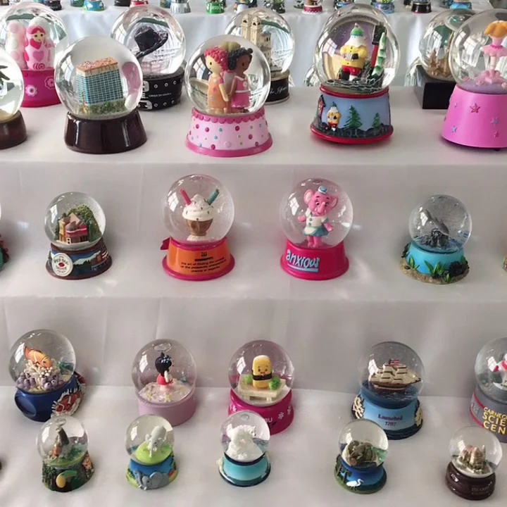 Custom Snow Globe Resin Souvenir Princess Water Globe Lovely Kids