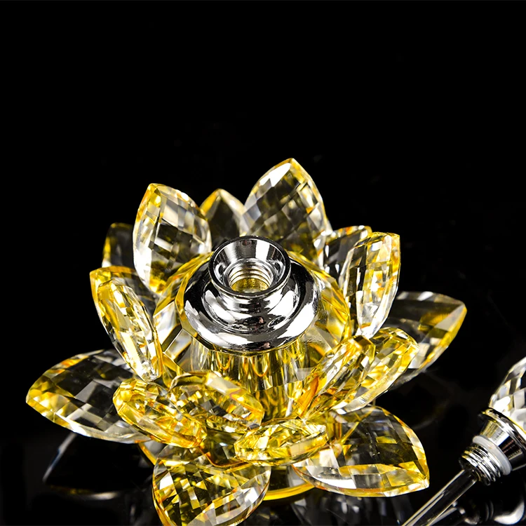 2025 New Crystal Crafts Square Lotus Flower Perfume Bottle Luxury Feng Shui Traditional Style for Car Decoration