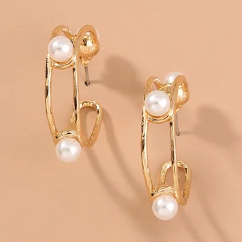Amazon Hot Selling Hollow C-shaped Double Circle Pearl Earrings Metal Texture Fashion Street Shooting Geometric Earrings