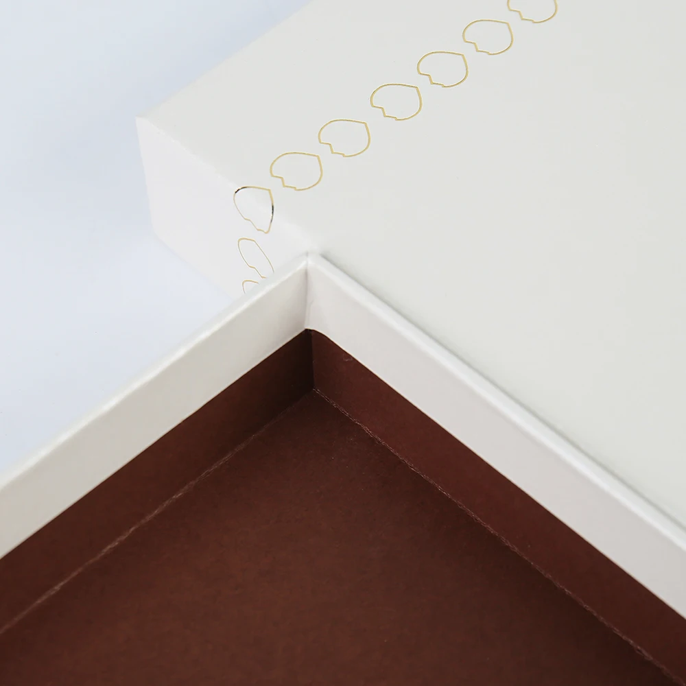 Eco-Friendly Luxury Chocolate Gift Box Set Custom UV Printed Specialty Paper Hot Stamping with Cardboard Base Lid Food Packaging