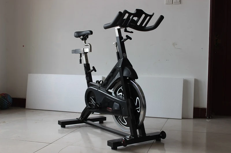 Профессиональный Магнитный бесшумный для помещений для тренажерного зала Star Trac, спиннинг-велосипед