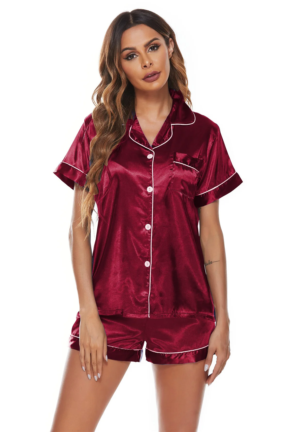 2023 New Wholesale Silk Pajamas Summer Short Sleeves Sexy Pajamas Ladies Night Wear Luxury Women