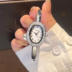 High Quality Niche Women's Bracelet Watch with Luxurious Full Diamond Roman Numerals Quartz Watch for Women