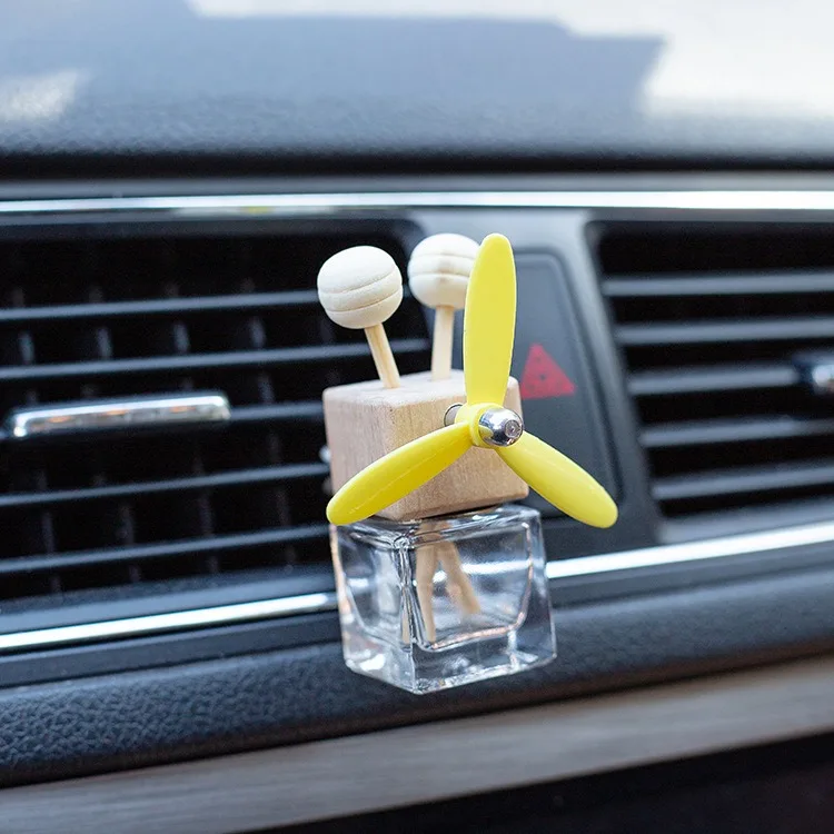 8ML Mini clear Empty Perfume Bottles Transparent Glass Car Perfume Bottle with Small Fan Blade Wooden Cap Clip