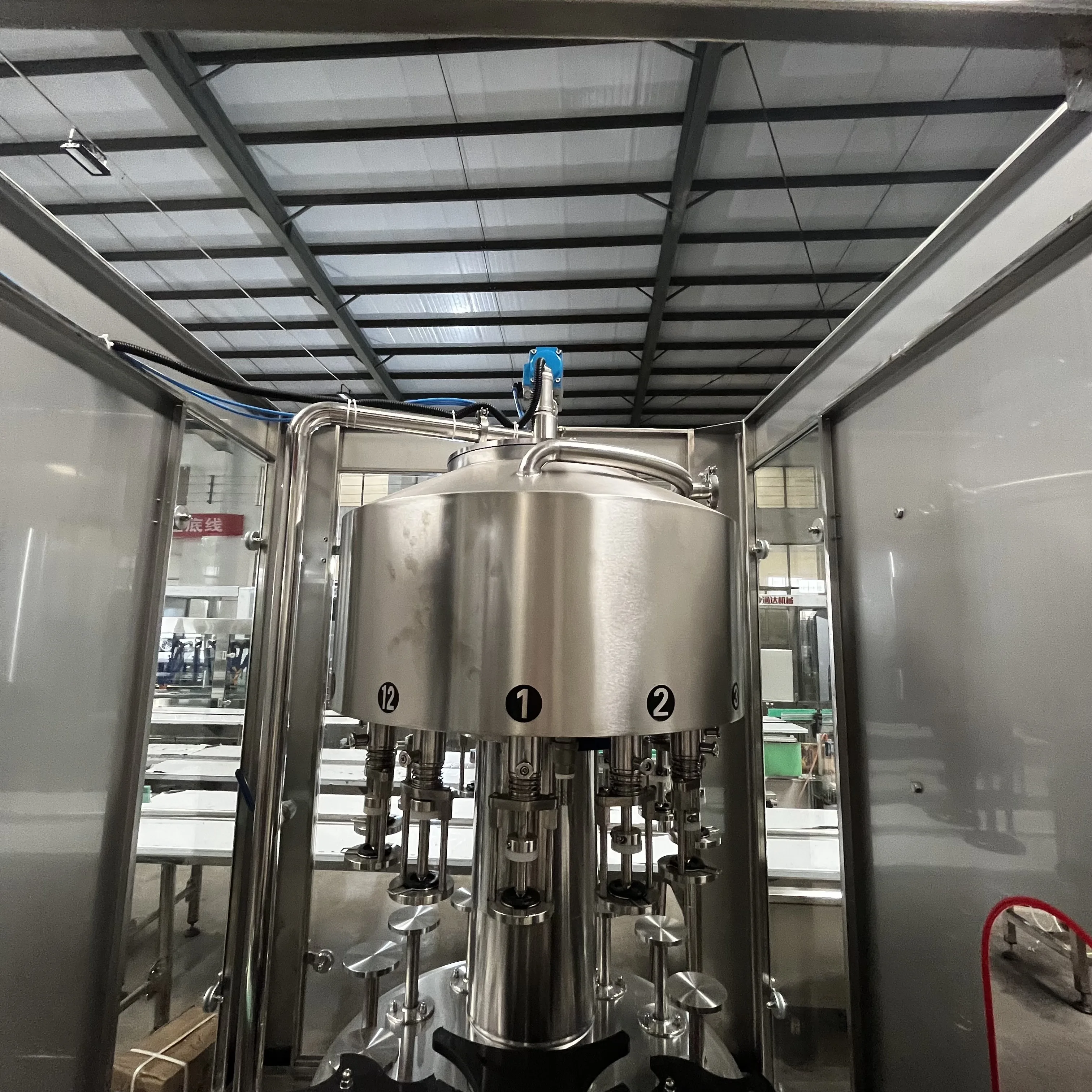 Fully Automatic Counter Pressure Filling Machine Rotary Filler Grape Wine Bottling Machine