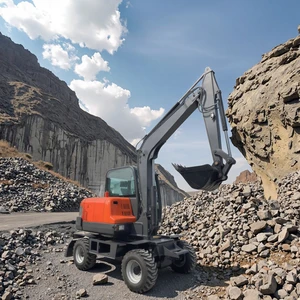 Factory Price Wheeled Excavator Compaction 6000kg Quick Hitch Wheel Excavator with Cabin