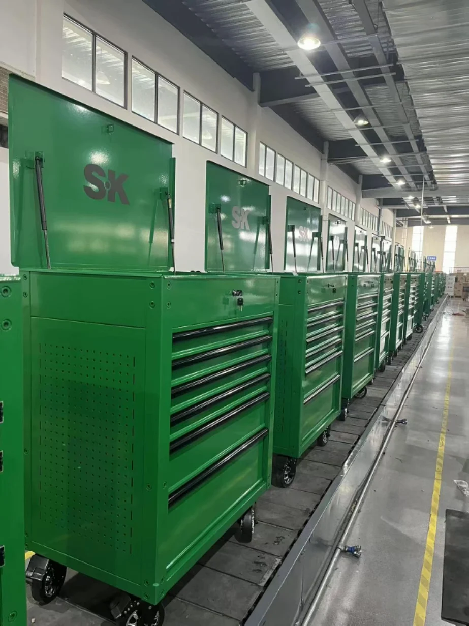 tool cabinet493-7