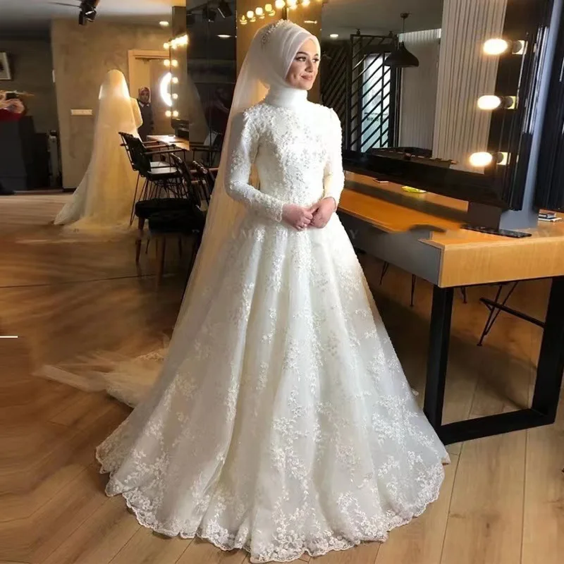 Plus Size Arabic Muslim Wedding Dress Elegant Lace Long Sleeve Middle East  Modern Bridal Gown