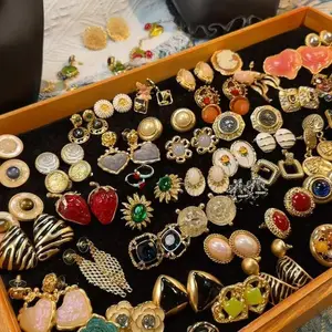 Designer Retro High-end Diamond Flower Earrings Exaggerated Earrings Temperament Earrings Light Luxury Earrings Wholesale