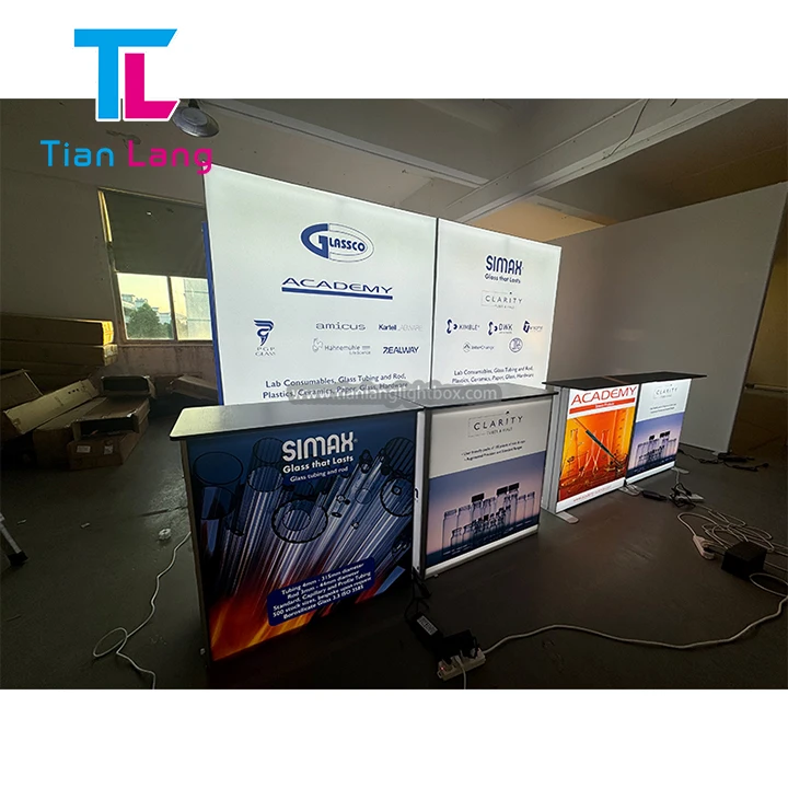 Lediniu šviesa 5ft SEG aliuminio rėmelio SEG audinio podiumas parodžių skatinimui su LED pakaitiniu rodyklės stalu