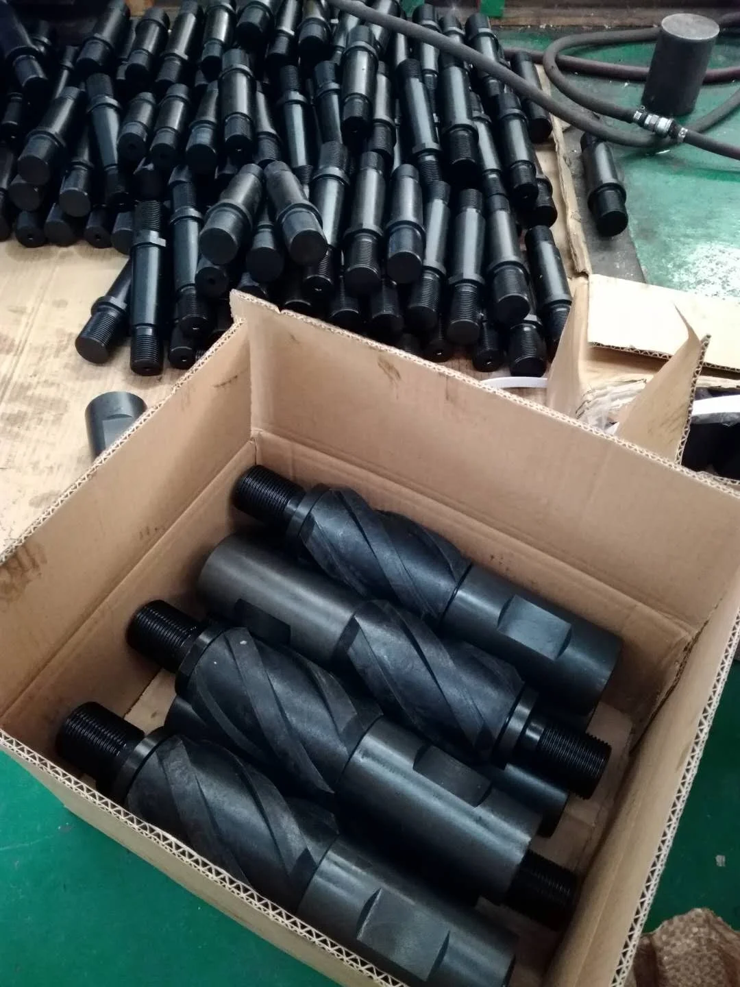 Подповерхностный инструмент приспособление для центровки насосной штанги 1