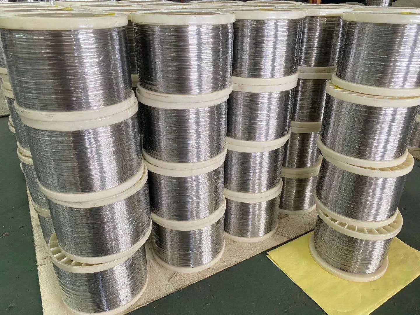 High Quality Factory Price 27 32 36 38 40 AWG Nichrome 80 Cr10Ni90 Cr20Ni80 NiCr 80/20 Resistance Nickel Heating Wire